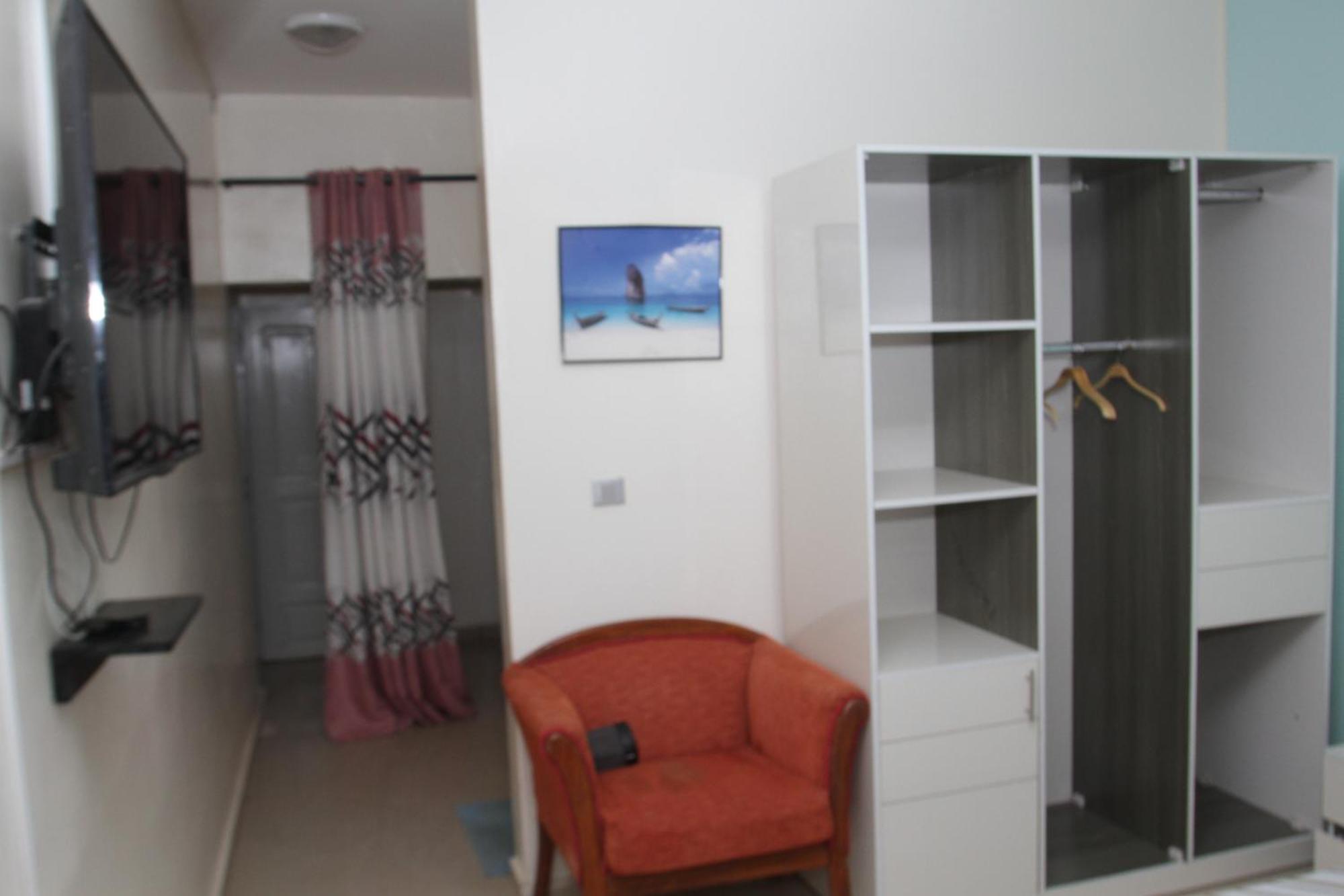 " Le Nid Douillet ", Un Fabuleux Studio, Calme, Cosy Et Bien Climatise Au Centre De Saly Exterior photo
